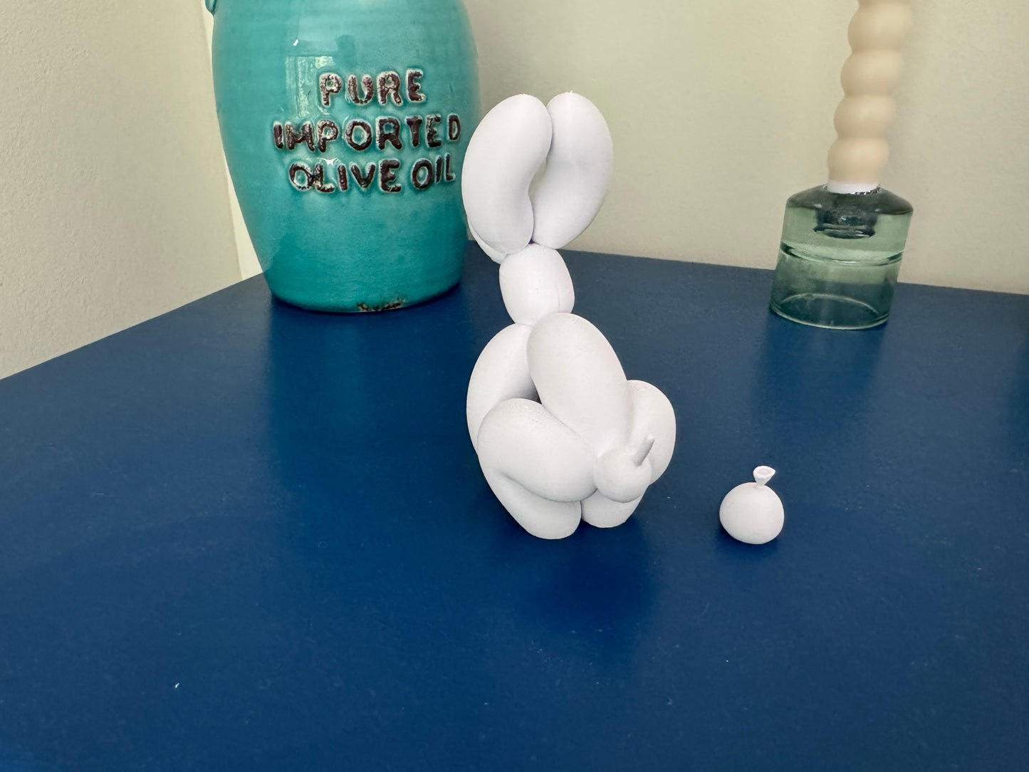 Balloondog pooping