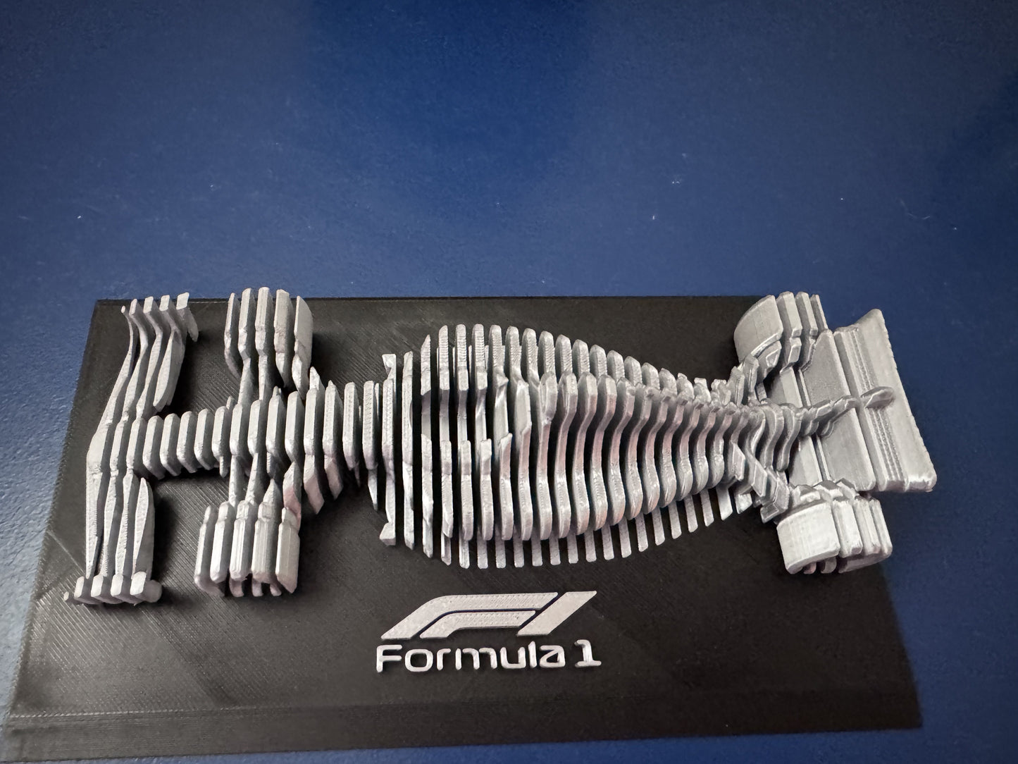 Abstracte Formule 1 Racewagen – Sculptuur