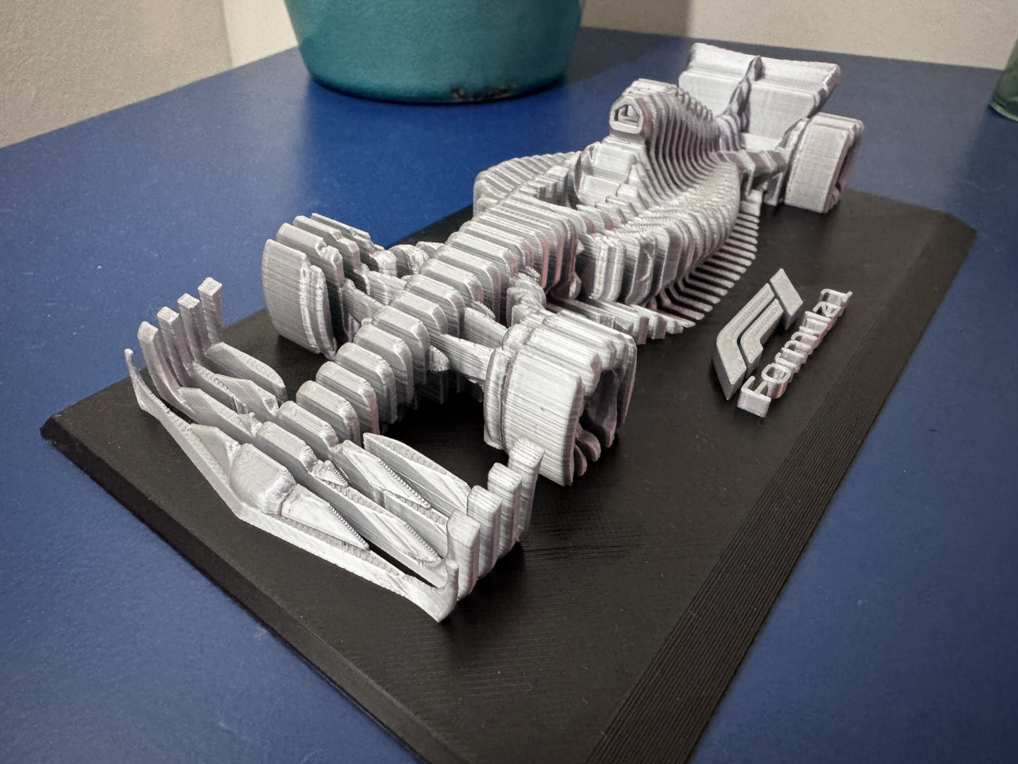 Abstracte Formule 1 Racewagen – Sculptuur