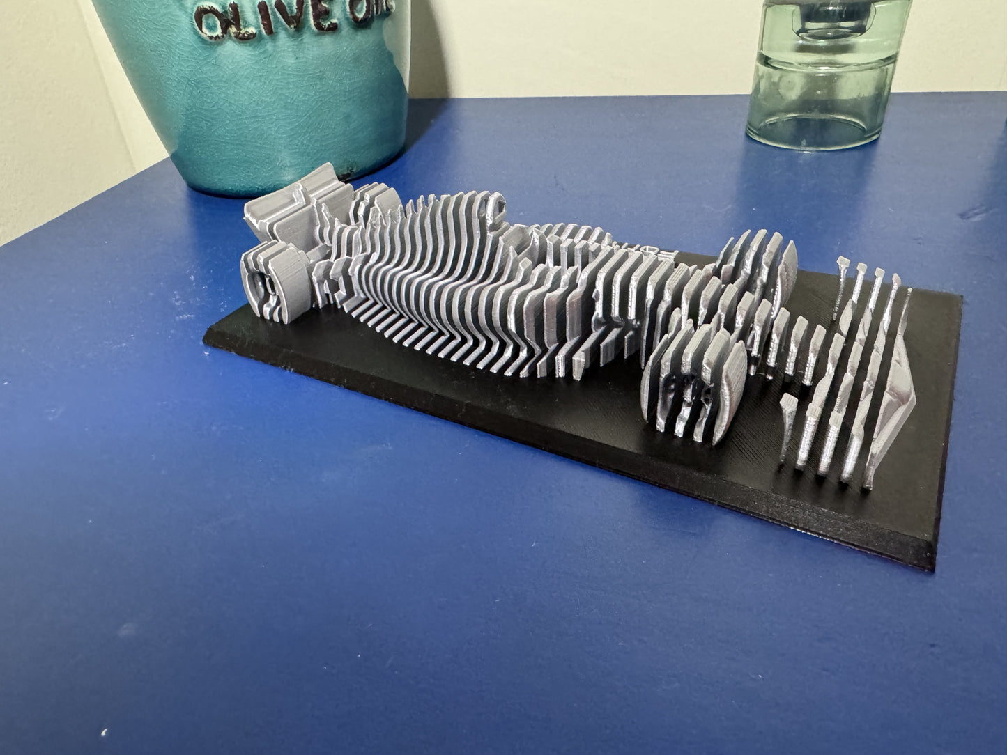 Abstracte Formule 1 Racewagen – Sculptuur