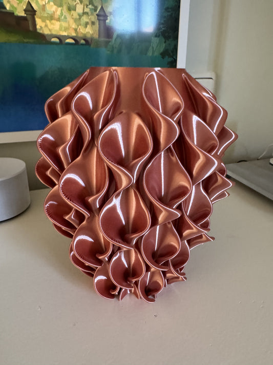 3D-Geprinte Decoratieve Vaas – Organisch Golf Patroon | Koper