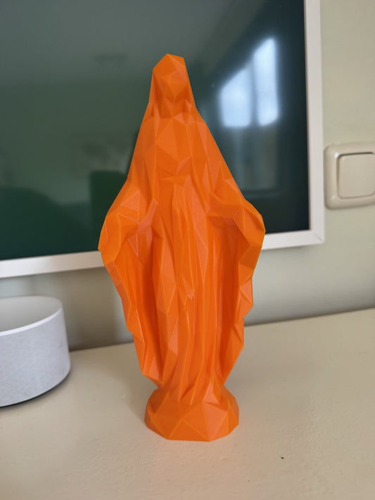 Maria Low Poly – Decoratief Beeldje | Oranje